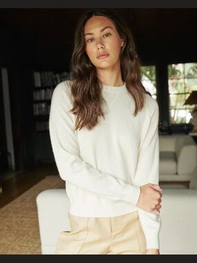 NWT Quince Mongolian Cashmere Shrunken Sweatshirt in Cream